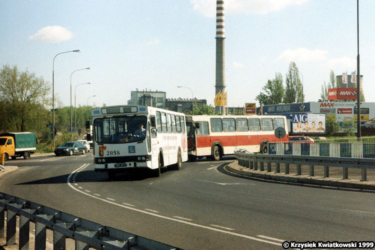 2058
2058 jako nauka jazdy w długo eksponowanej reklamie KTS.
