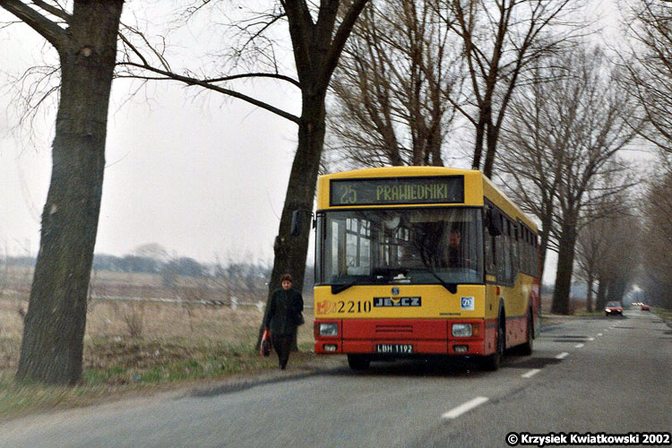 2210
Wykonane z pędzącego samochodu zdjęcie jelcza na zawsze wartej przejażdżki linii 25.
