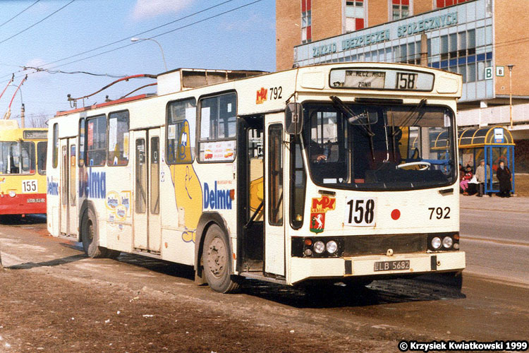 792
Za sprawą gorszej jakości lakierów, jelcze PR110E w latach 90-tych wyglądały gorzej niż teraz.
