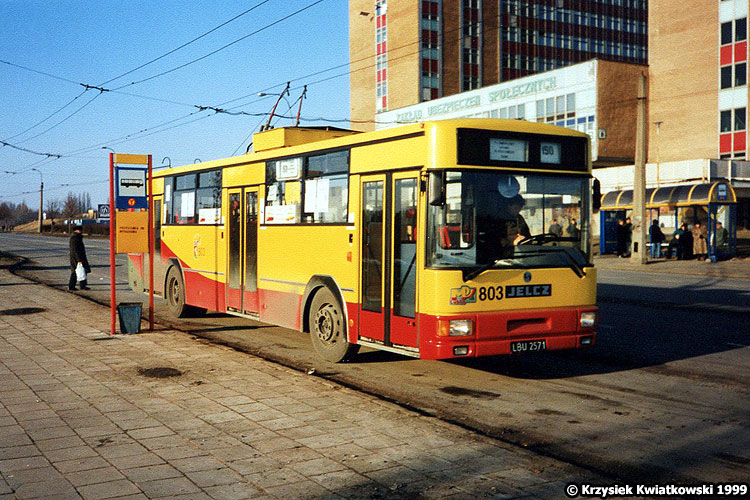 803
Nowy trolejbus na bazie nadwozia jelcza 120M z tyrystorowym sterowaniem. Wówczas chluba firmy.
