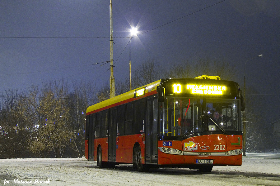 2302
Dzisiejsze opady śniegu spowodowały całkowity paraliż miasta. Zima jak zwykle, zaskoczyła drogowców :)
