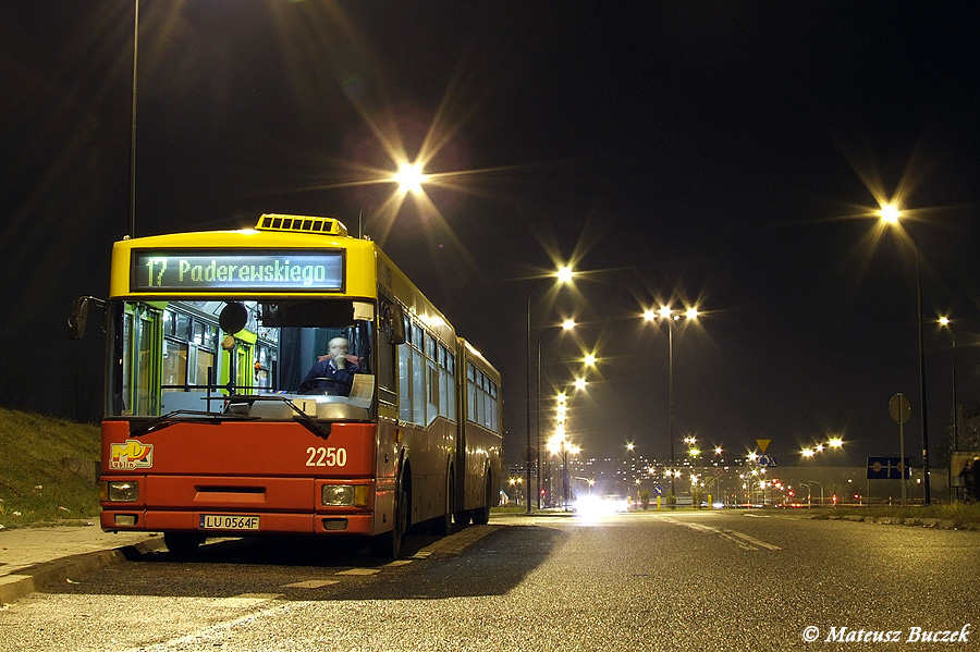 2250
O tej porze odkurzacz na 17 był zbędny.
