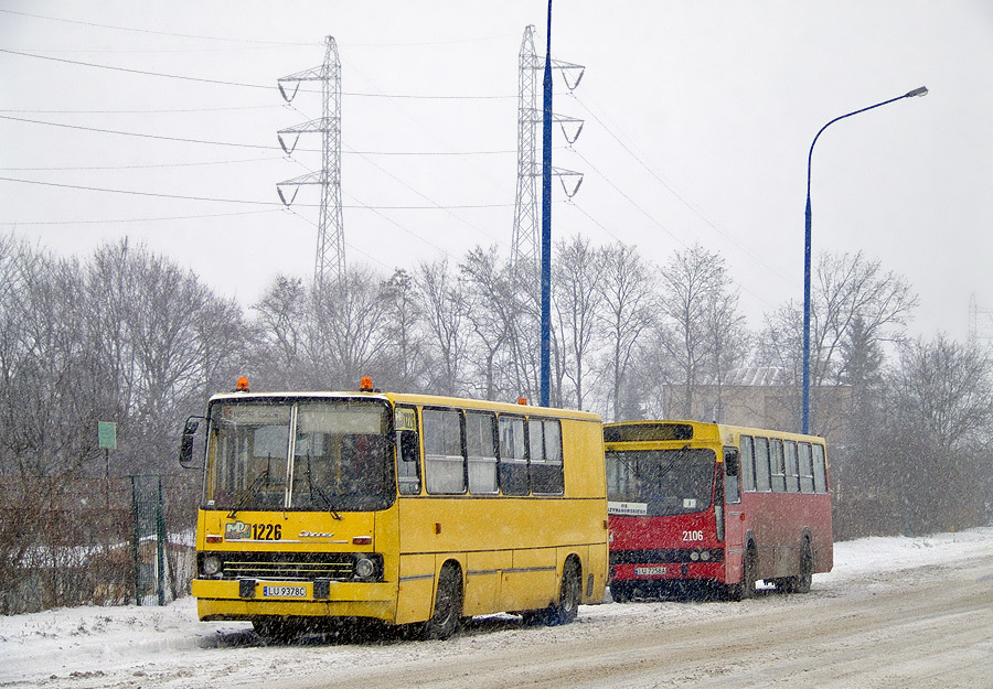 1226
Wówczas obfite opady śniegu sparaliżowały całe miasto. Całe zastępy autobusów utknęły w korkach, pętle świeciły pustkami do wieczora.
