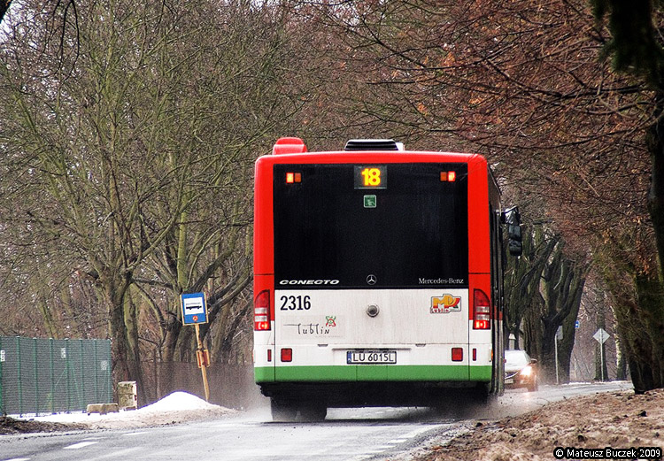 2316
Stare słupki przystankowe powoli znikają z ulic Lublina. 
