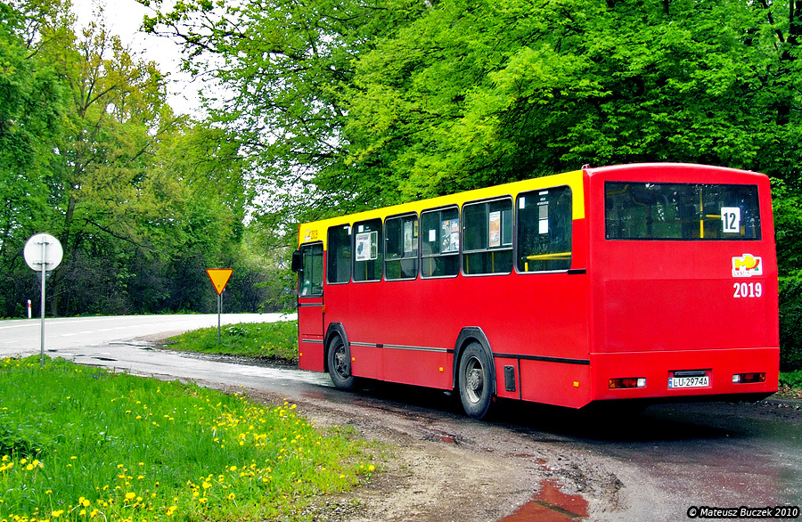 2019
Jelcze M11 po remontach w Krakowie są w stanie przeżyć niejednego nowszego gniota. Nie będzie jednak im to dane, gdyż większość migów zostanie skasowana wraz z dostawami nowych Autosanów M12LF.
