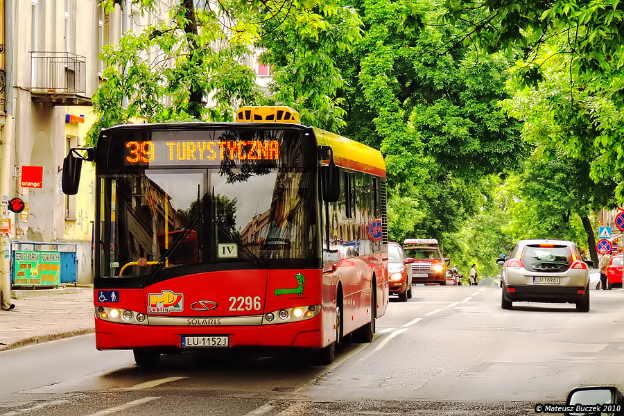 2296
Mało jest zdjęć z ulicy Narutowicza. Na pewno jest to spowodowane złym oświetleniem przez większą cześć dnia oraz dużym ruchem.
