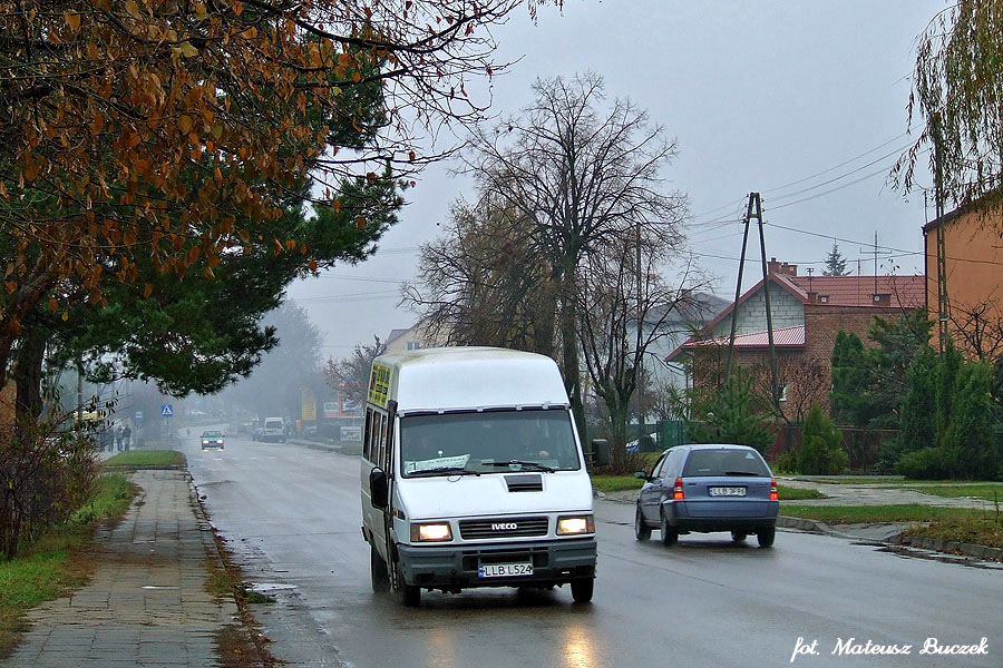 LLB L524
Takie stare i zniszczone Iveco Daily o DMC wynoszącej 3,5 tony obsługują linię 1 w Lubartowie.
