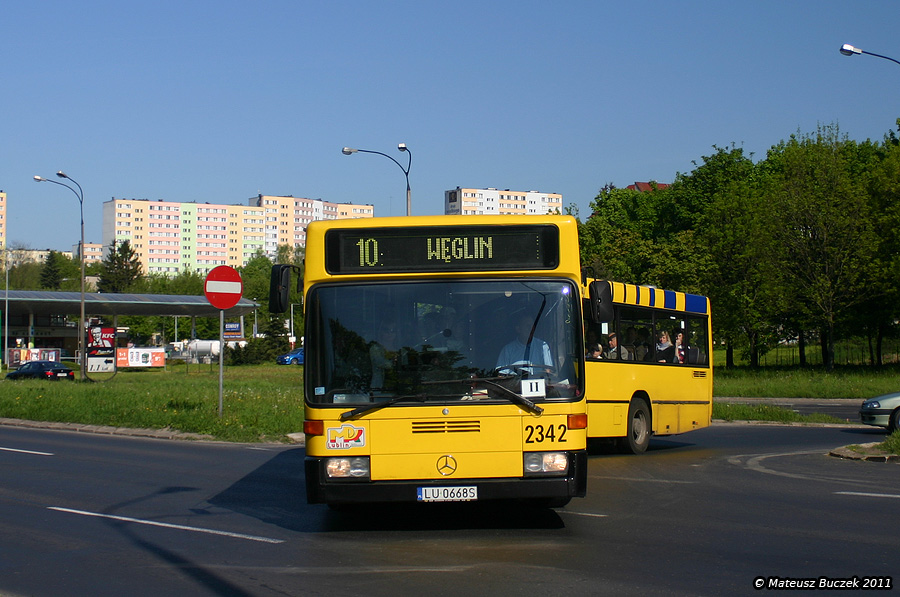 2342
Przegubowy O405 z Łodzi wyróżnia się niskim, głośnym dźwiękiem silnika. Nie sposób go nie rozpoznać. 
