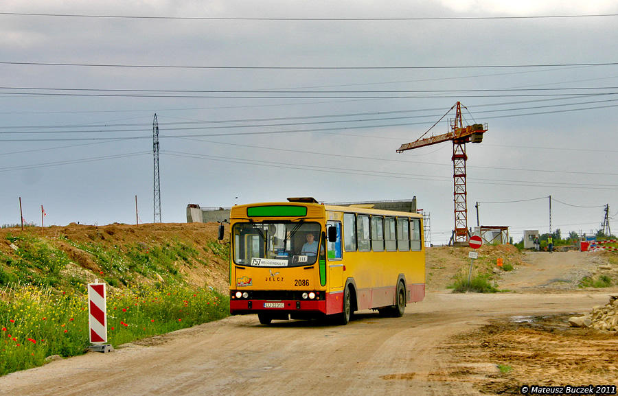 2086
Ostania L11-ka w MPK z najczęściej obsługuje linię tymczasową  757. Fajna to trasa, bo niecodzienna.
