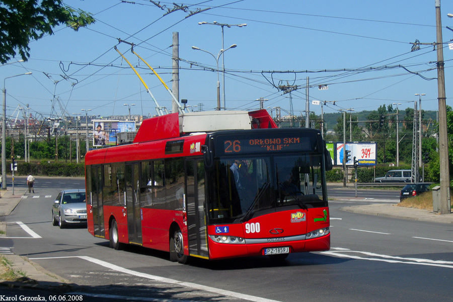 Solaris Trollino 12M #900 MPK Lublin
Lublelski Solaris na testach w Gdyni. Testy te widocznie pozytywnie wpłynęły, bo w Gdyni są już 2, a będzie jeszcze 25 Solarisów z osprzętem Medcom-u. Gdyńskie wozy wyróżnia pomocniczy napęd (baterie) i klimatyzacja w całym pojaździe. Może przez to narazie tak ulegają awarii.
Słowa kluczowe: MPK_Lublin